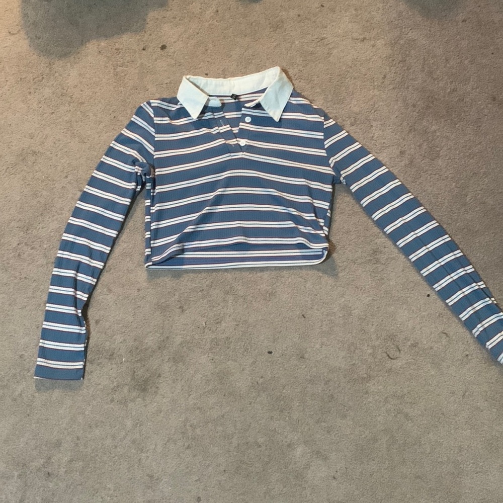 long sleeve collared crop top